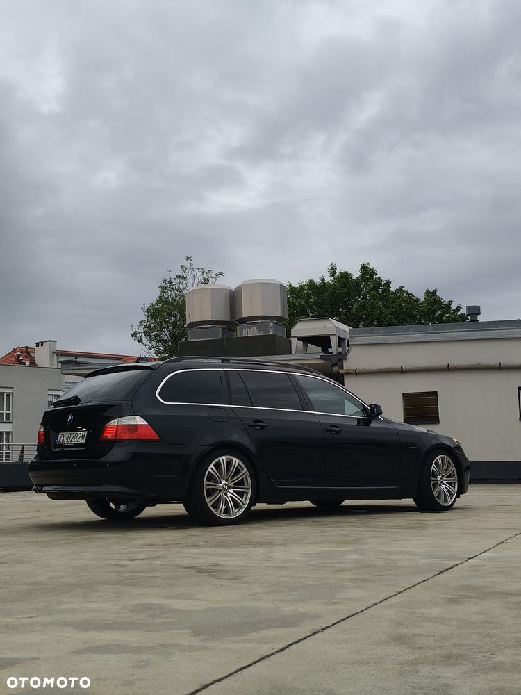 BMW Seria 5 525d - 16