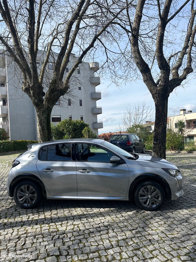 Peugeot e-208 Allure - 5