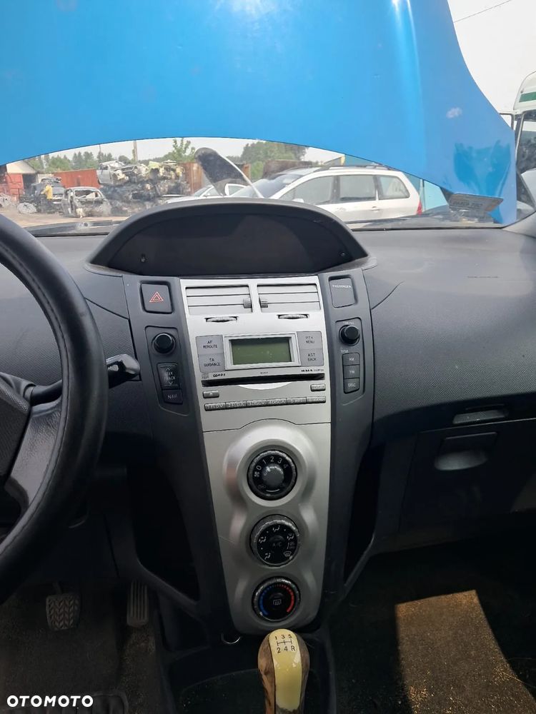 DAWCA CZĘŚCI TOYOTA YARIS II 2005 HB 1.4 D4D (1ND-TV) KOD LAK: 8T0 - 10