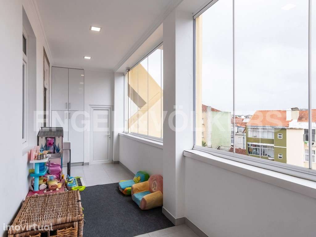 T4 Totalmente Renovado e Mobilado no Bairro dos Actores - Grande imagem: 4/18