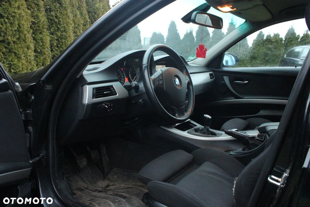 BMW Seria 3 320d DPF - 8