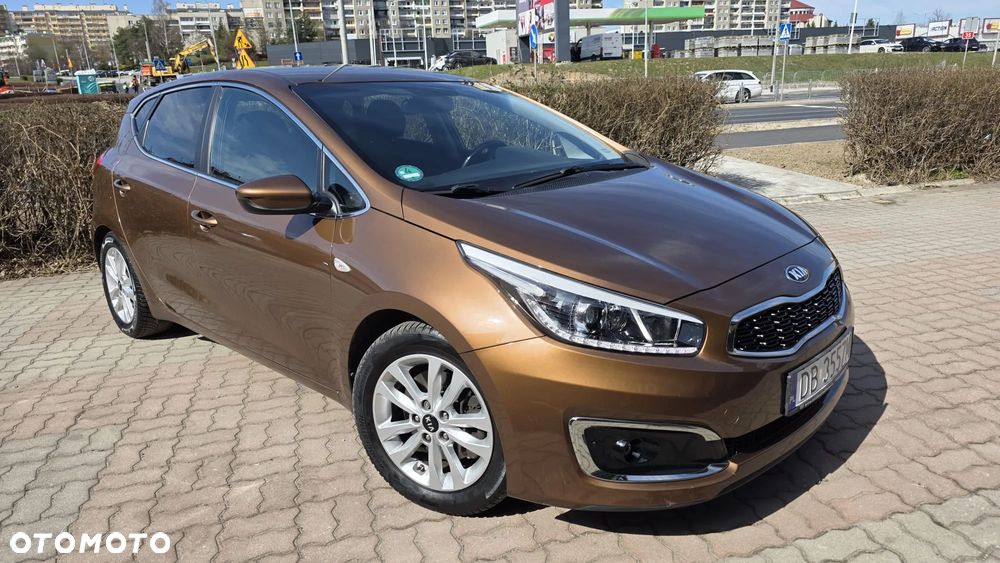 Kia Ceed 1.0 T-GDI ISG Dream-Team Edition - 34
