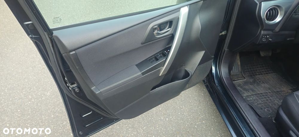 Toyota Auris 1.8 HSD Luna - 10