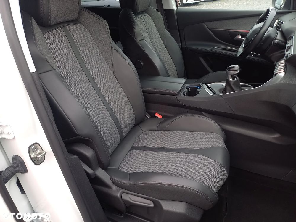 Peugeot 5008 BlueHDI 130 Allure Business-Paket - 24