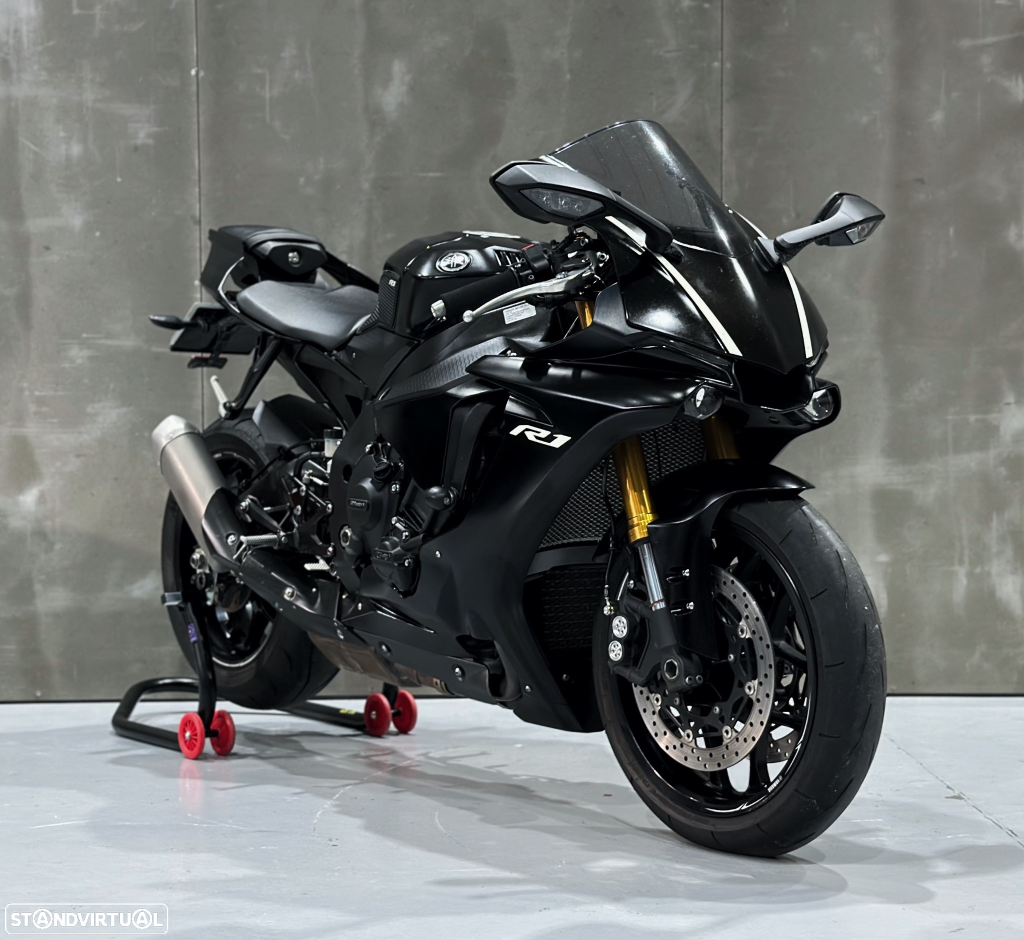Yamaha YZF R1 - 4