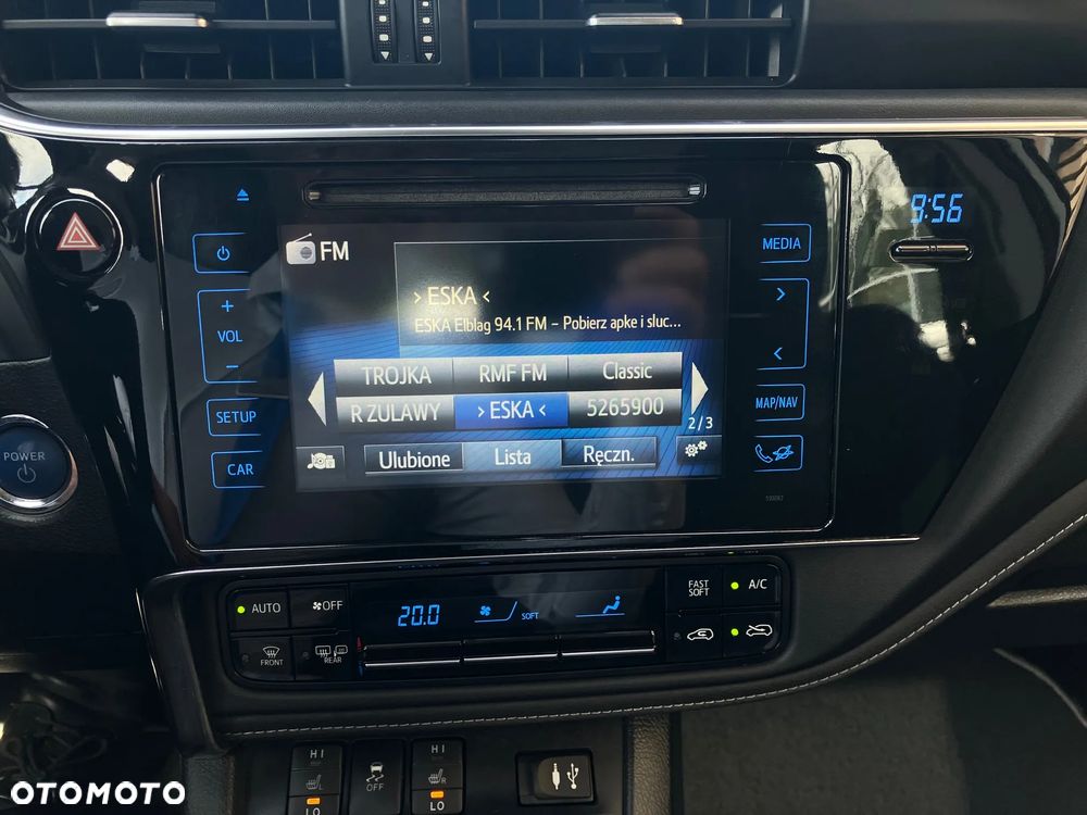 Toyota Auris Hybrid 135 Premium - 24