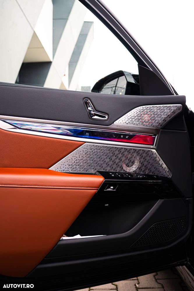 BMW M7 M760e xDrive AT PHEV - 8