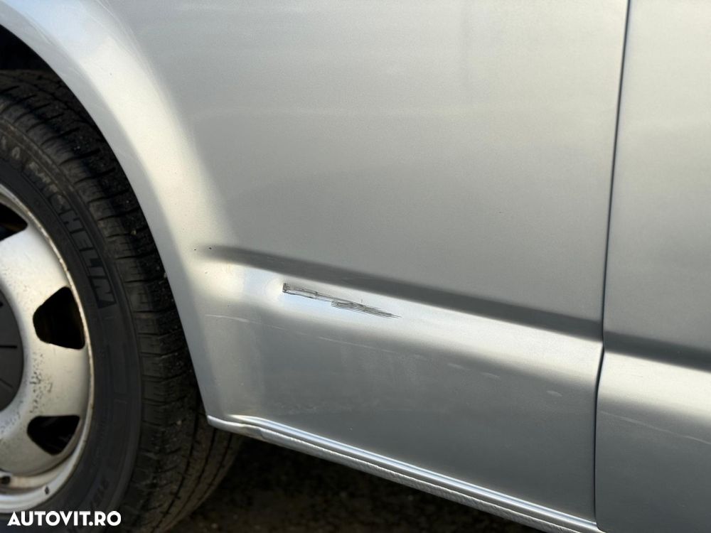 Volkswagen Caravelle - 28