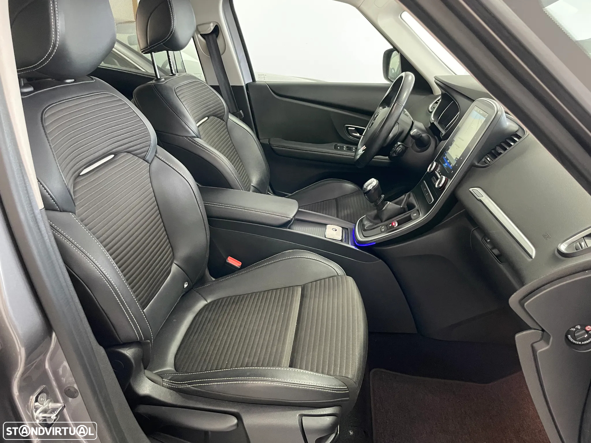 Renault Scénic 1.5 dCi Exclusive SS - 11