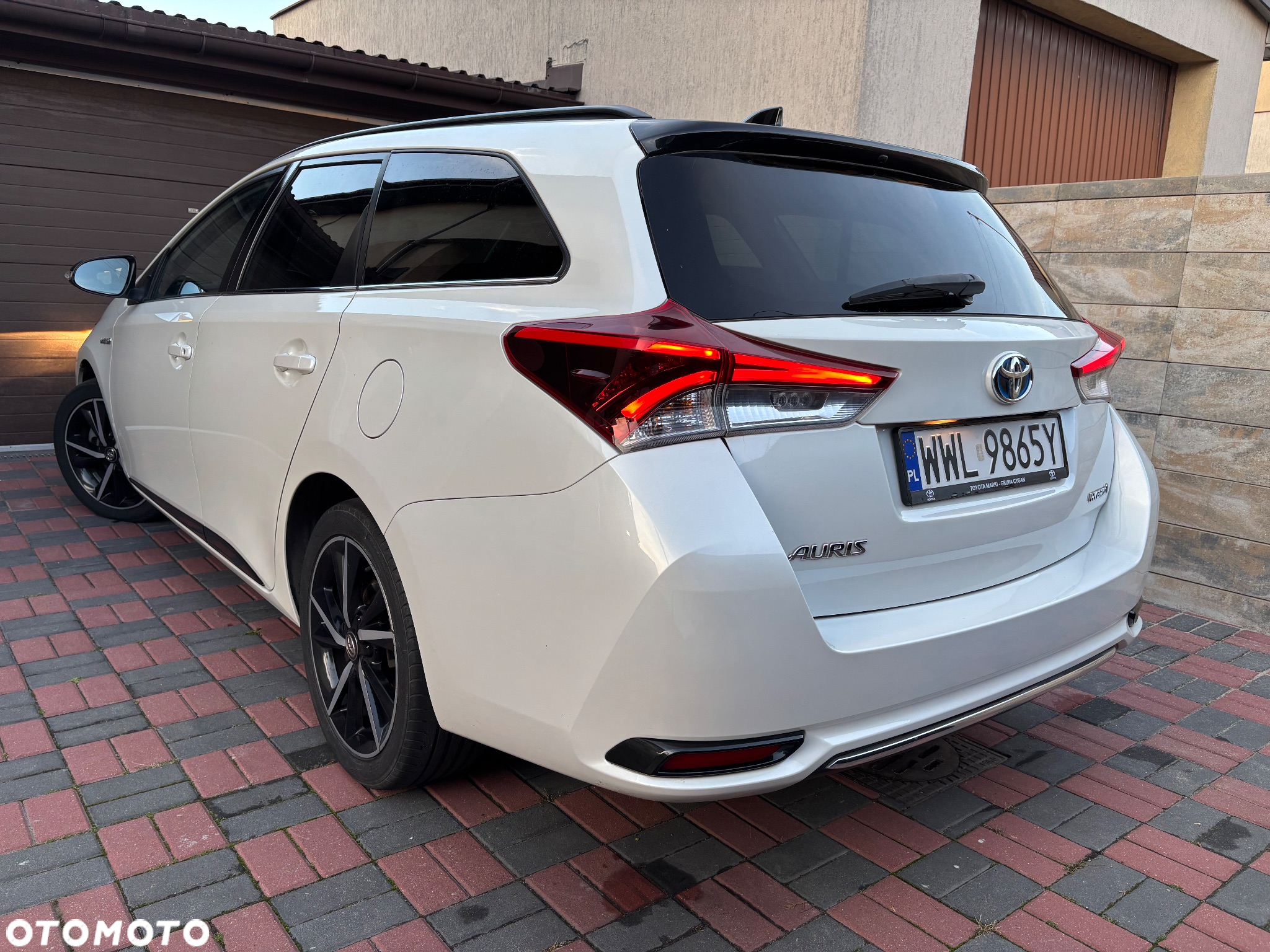 Toyota Auris Hybrid 135 Selection - 4
