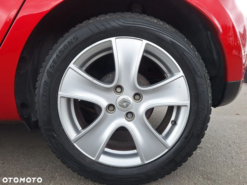 Renault Clio TCe 90 Paris - 23