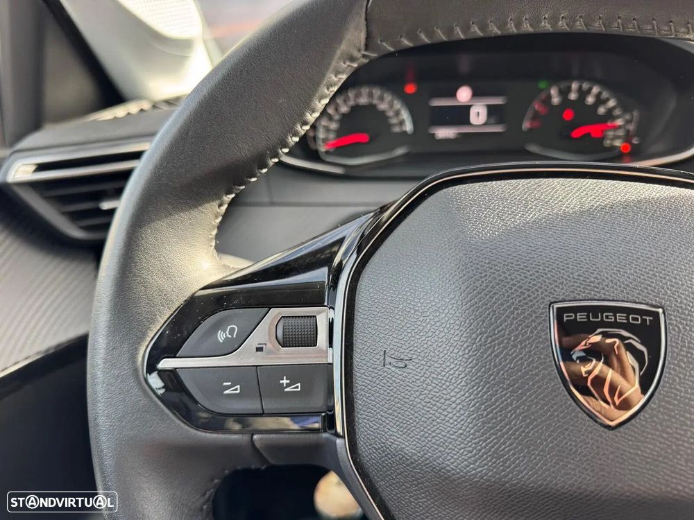 Peugeot 208 - 27