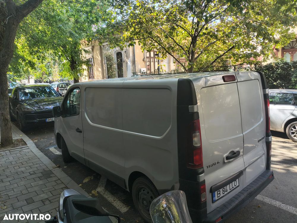 Renault TRAFIC - 2