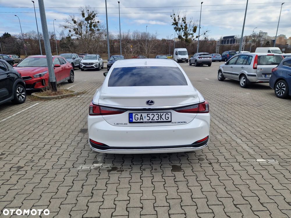 Lexus ES - 7