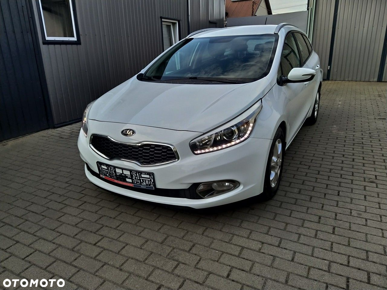 Kia Ceed 1.6 GDI DCT Platinum Edition - 2