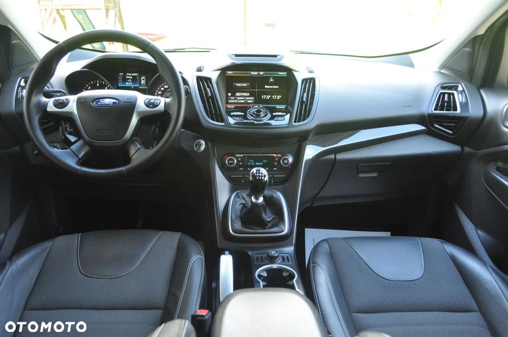 Ford Kuga 2.0 TDCi 4x4 Titanium - 28