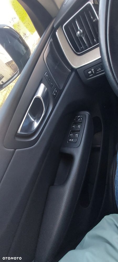 Volvo XC 60 T6 Plug-In Hybrid AWD Plus Black Edition - 29