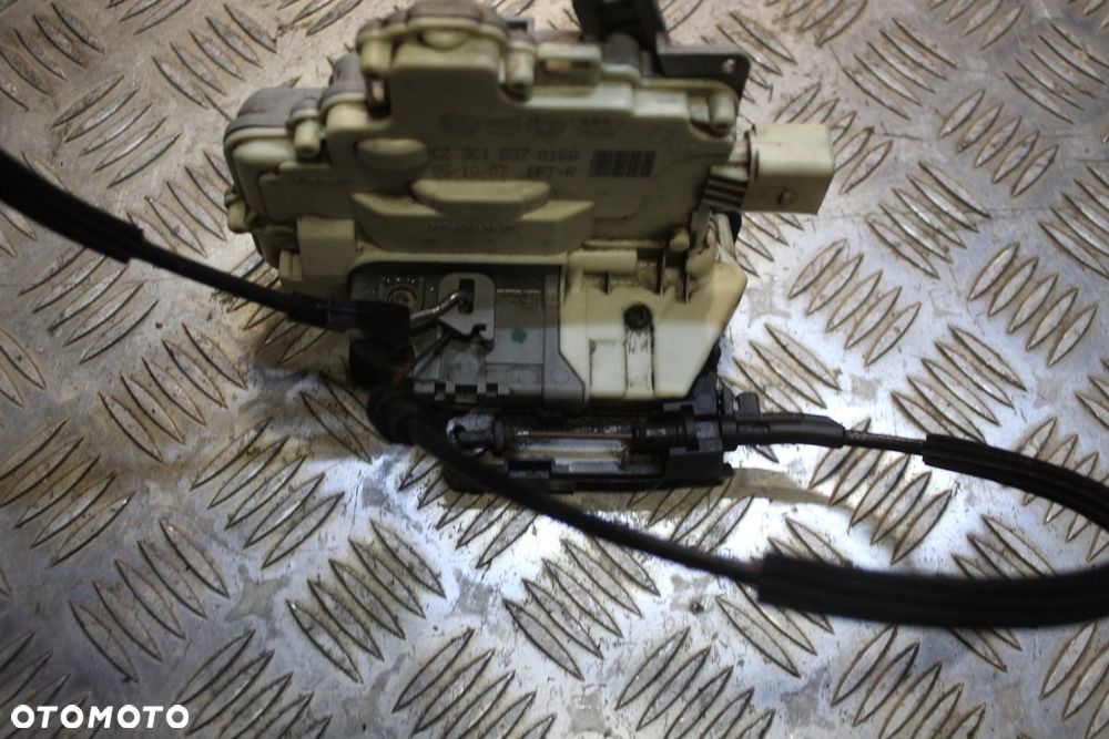 ZAMEK DRZWI PRAWY PRZÓD 7 PIN VW PASSAT B6 3C1837016A - 2