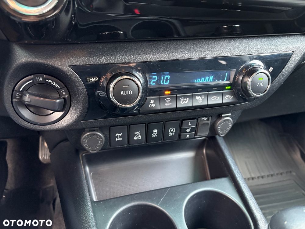 Toyota Hilux 2.4 D-4D Double Cab SR5 4x4 - 21