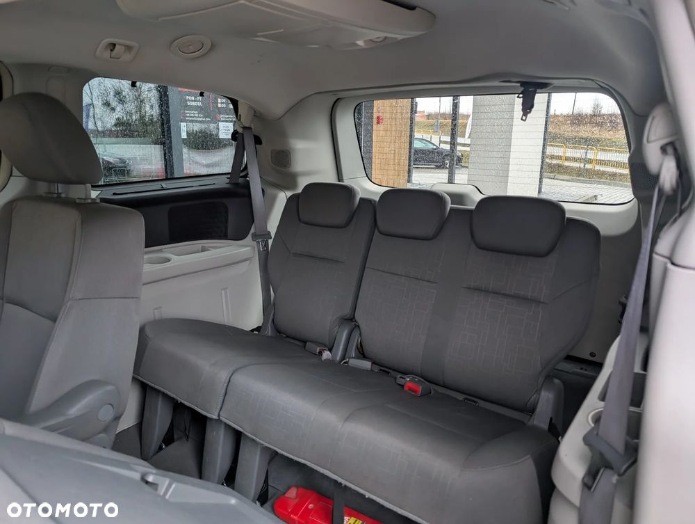 Volkswagen Routan - 18