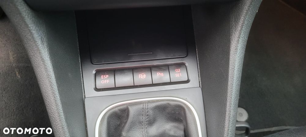 Volkswagen Golf 2.0 TDI DPF Trendline - 9