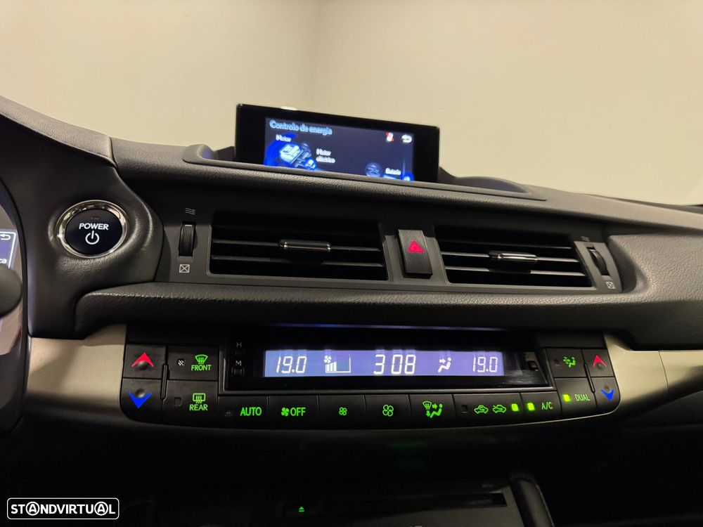 Lexus CT 200h Luxury - 40
