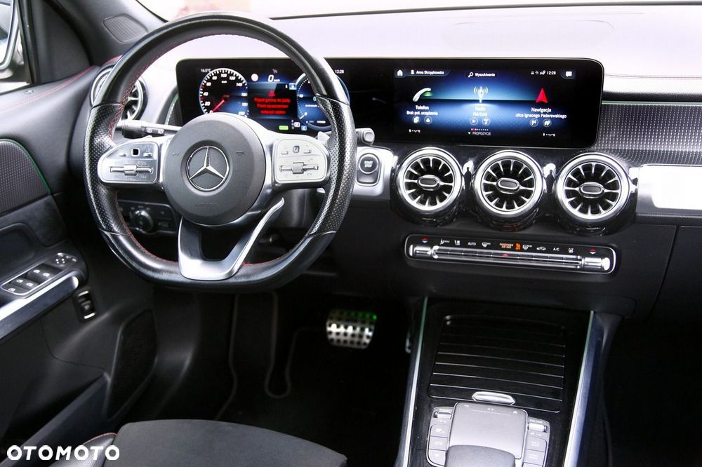 Mercedes-Benz EQB - 13