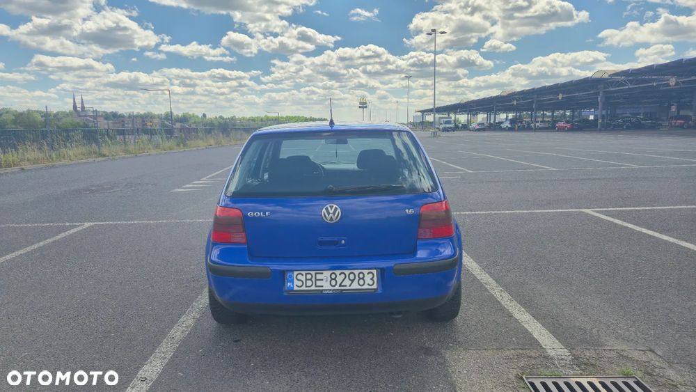 Volkswagen Golf 1.6 Comfortline - 8