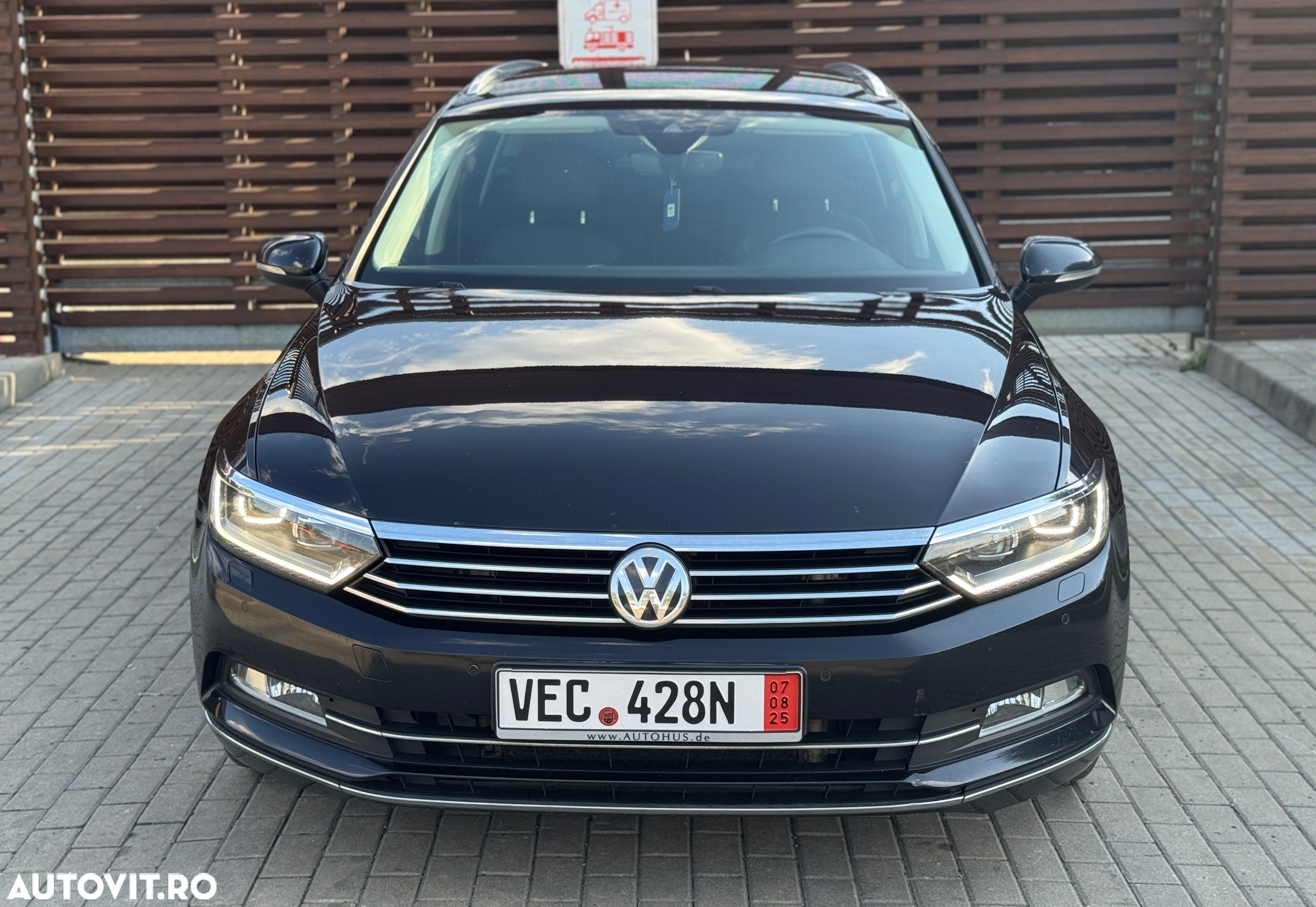 Volkswagen Passat Variant 2.0 TDI SCR DSG (BlueM. Tech) Highline - 3