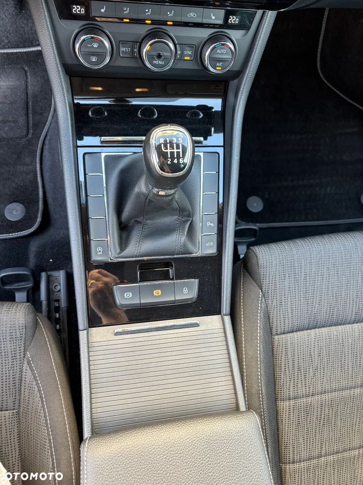 Skoda Superb 2.0 TDI Ambition - 19