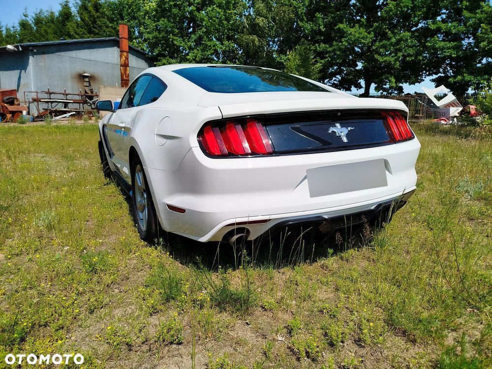 Ford Mustang - 4