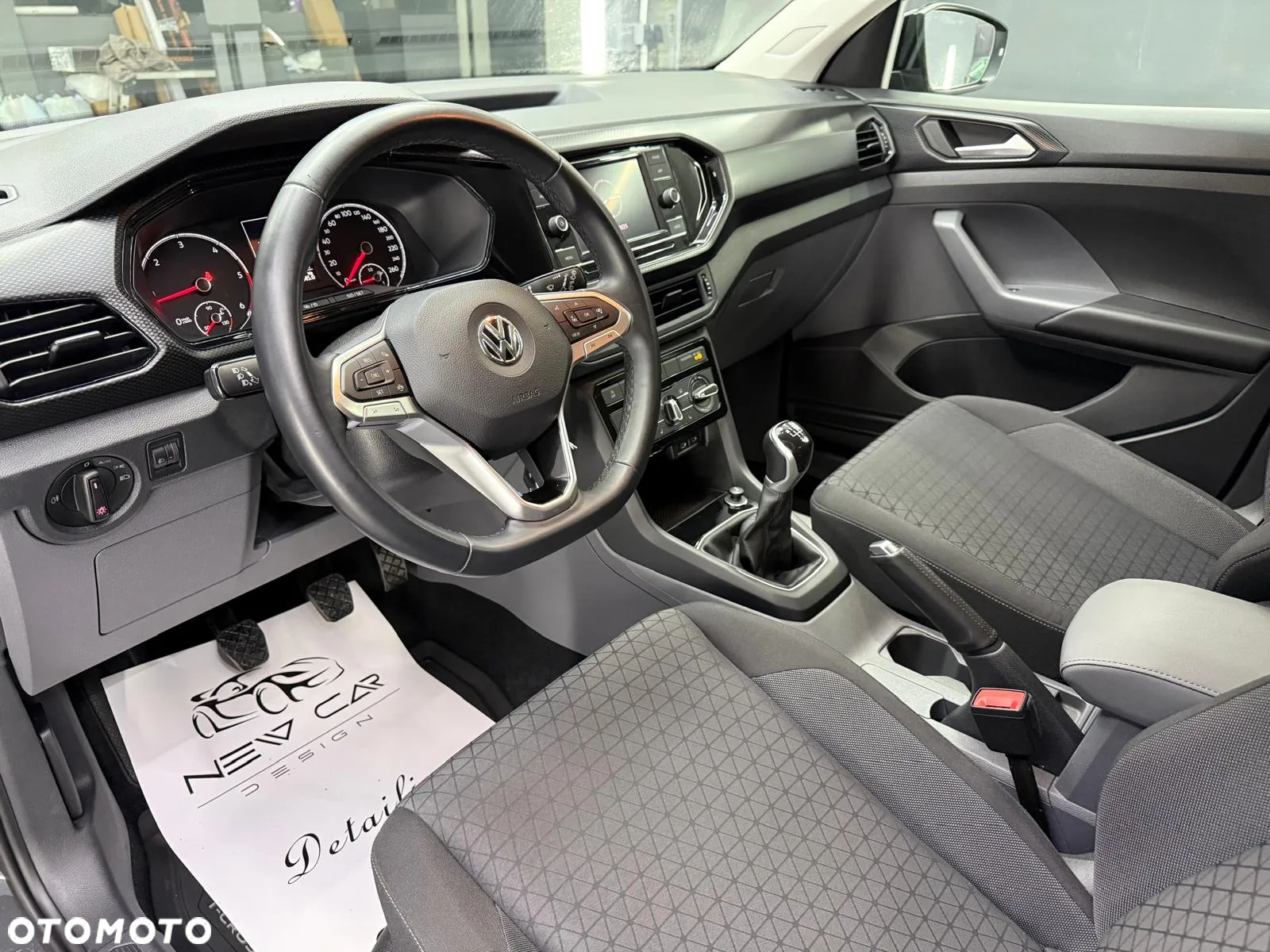 Volkswagen T-Cross 1.6 TDI SCR Life - 26