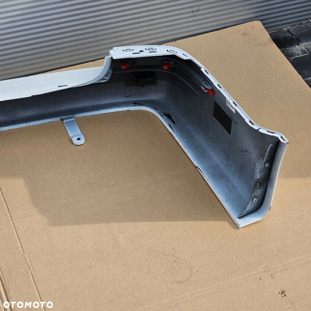 VW T6 zderzak tył biały LB9A PDC IDEALNY - 8