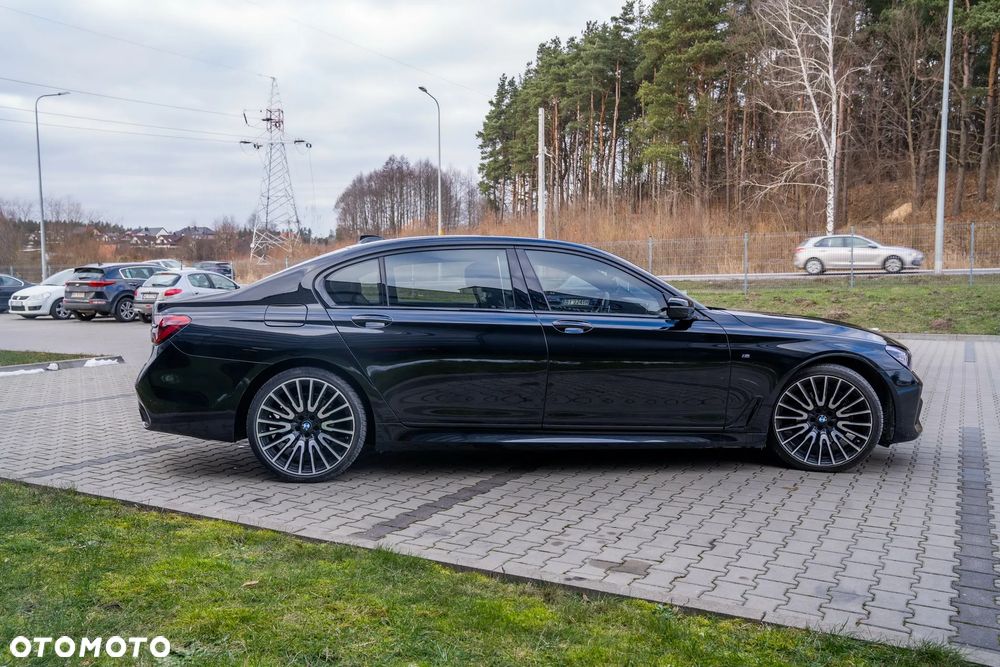 BMW Seria 7 740Li - 29