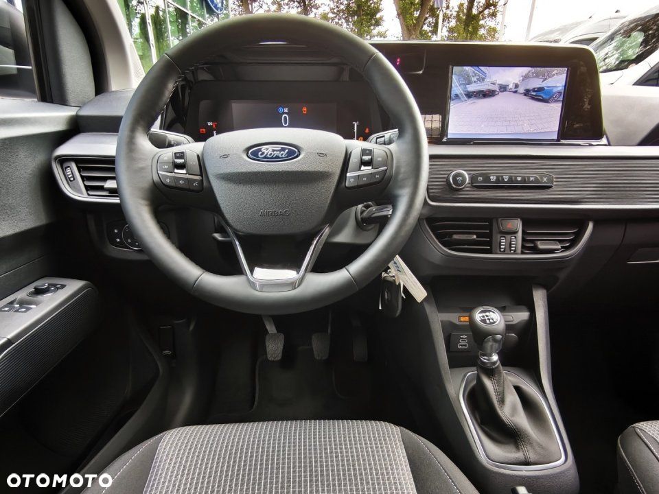 Ford Transit Courier - 12