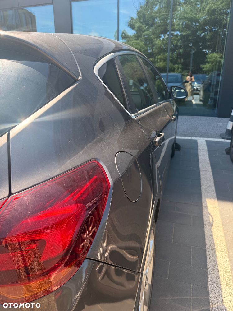Opel Astra 1.4 T Cosmo - 4
