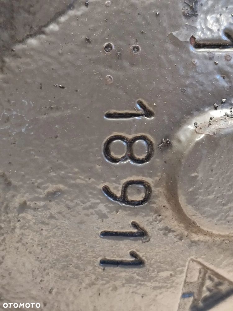 Zwolnica zwrotnica 18911 piasta półoś CLAAS CELTIS 456 RX - 13