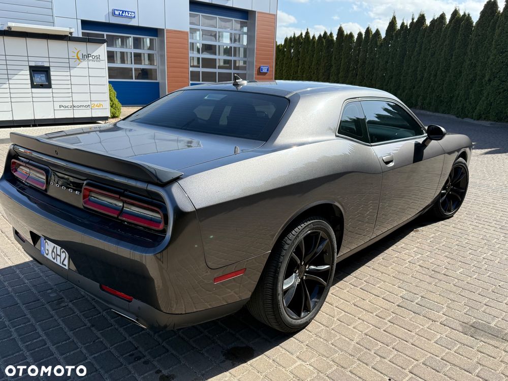 Dodge Challenger - 6