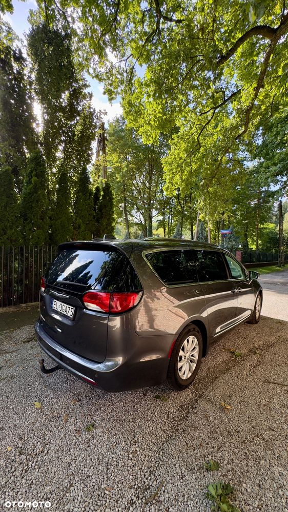 Chrysler Pacifica - 9