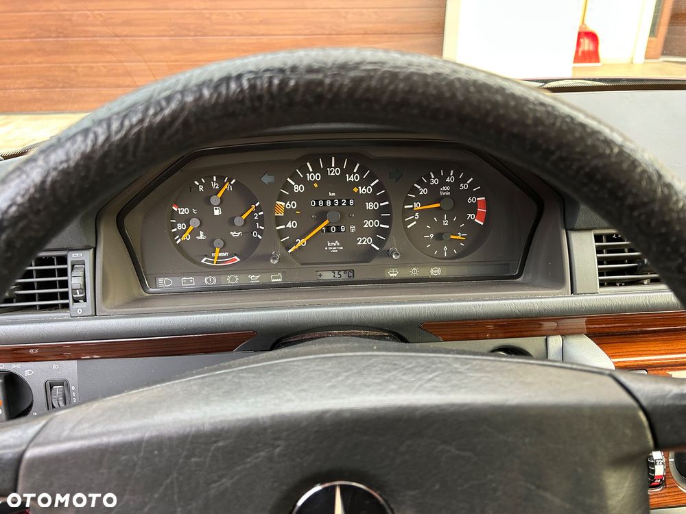Mercedes-Benz W124 (1984-1993) - 12