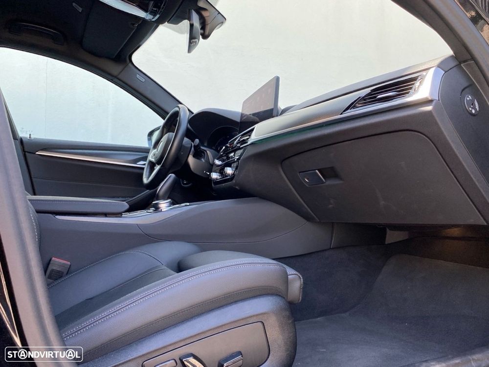 BMW 520 d Pack Desportivo M Auto - 17