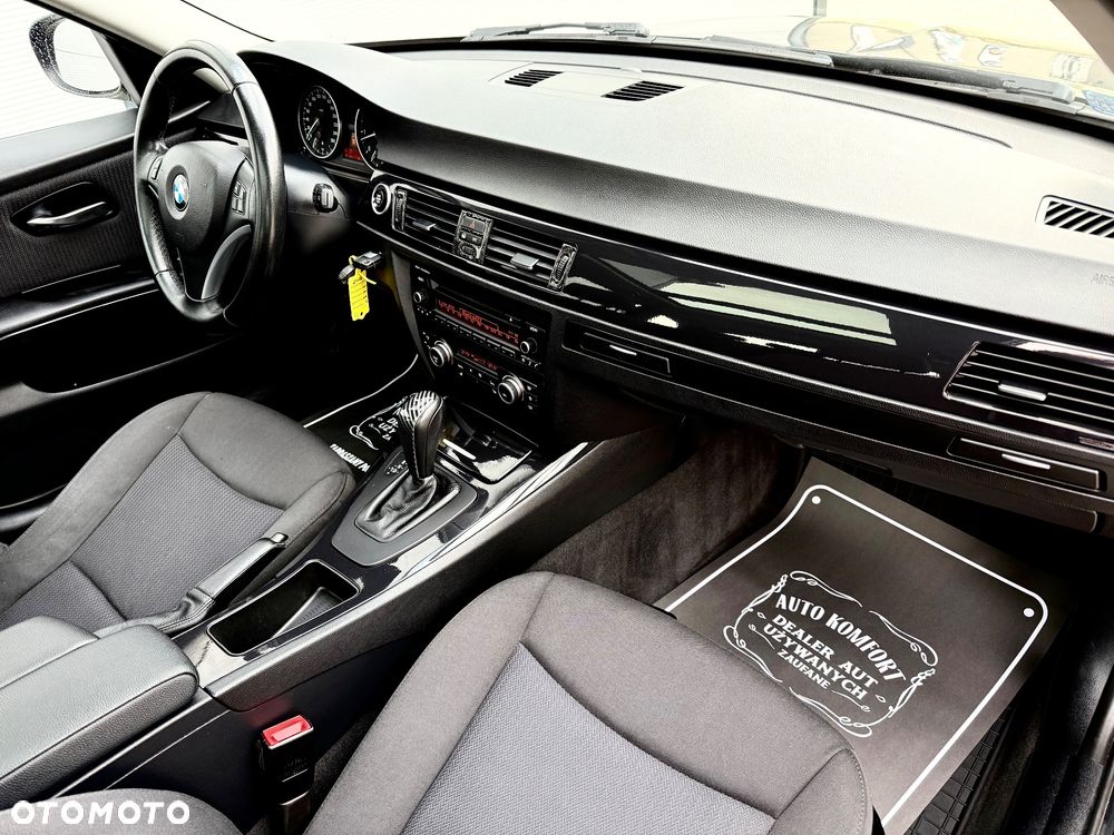 BMW Seria 3 318i - 32