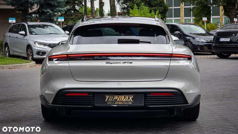 Porsche Taycan GTS - 12