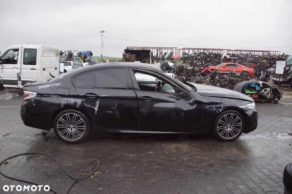 Auto na części - BMW G30 530d xDrive 3.0 D B57D30 265 KM GA8HP75X 475 2019R Silnik Skrzynia Drzwi  Klapa Lampa Szyba Felga Deska Kokpit Moduł Licznik - 5