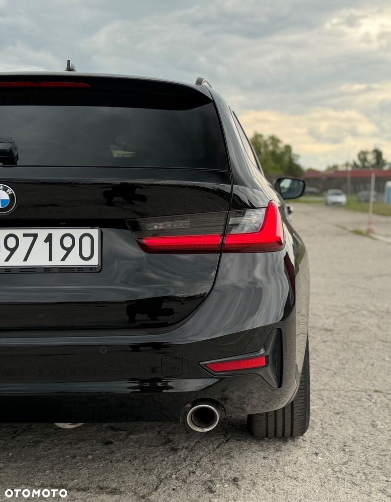 BMW Seria 3 330i Sport Line - 16