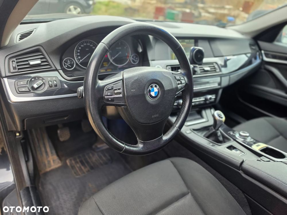 BMW Seria 5 520d Blue Performance - 12