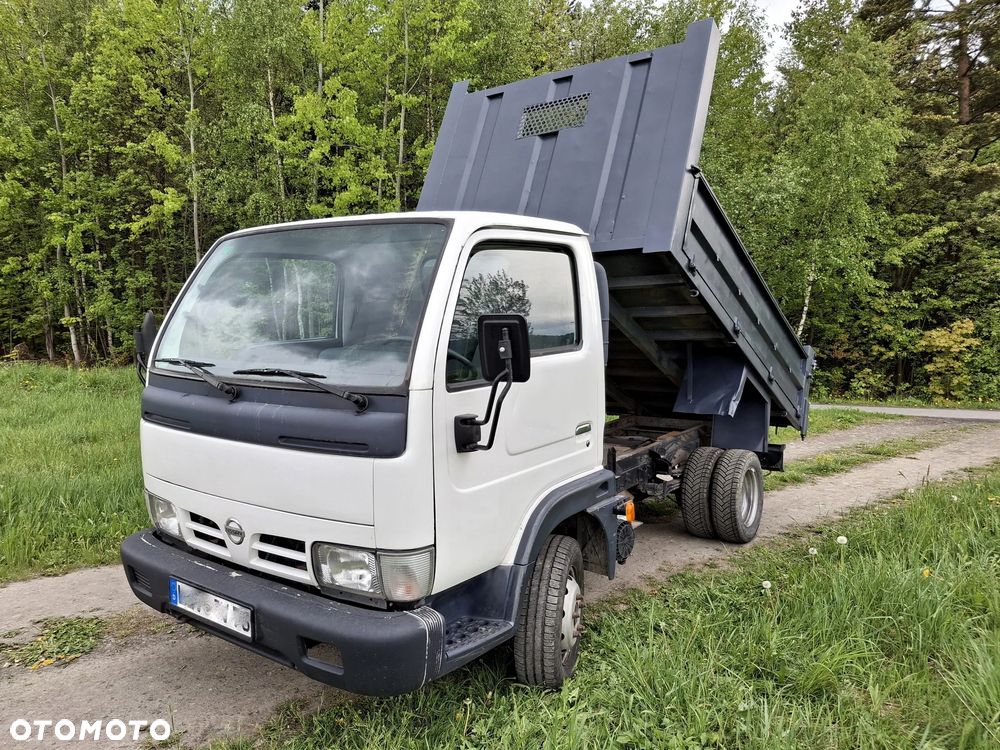 Nissan Cabstar Kiper - 1