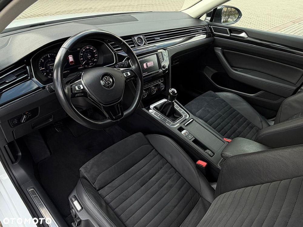 Volkswagen Passat 2.0 TDI (BlueMotion Technology) Highline - 6