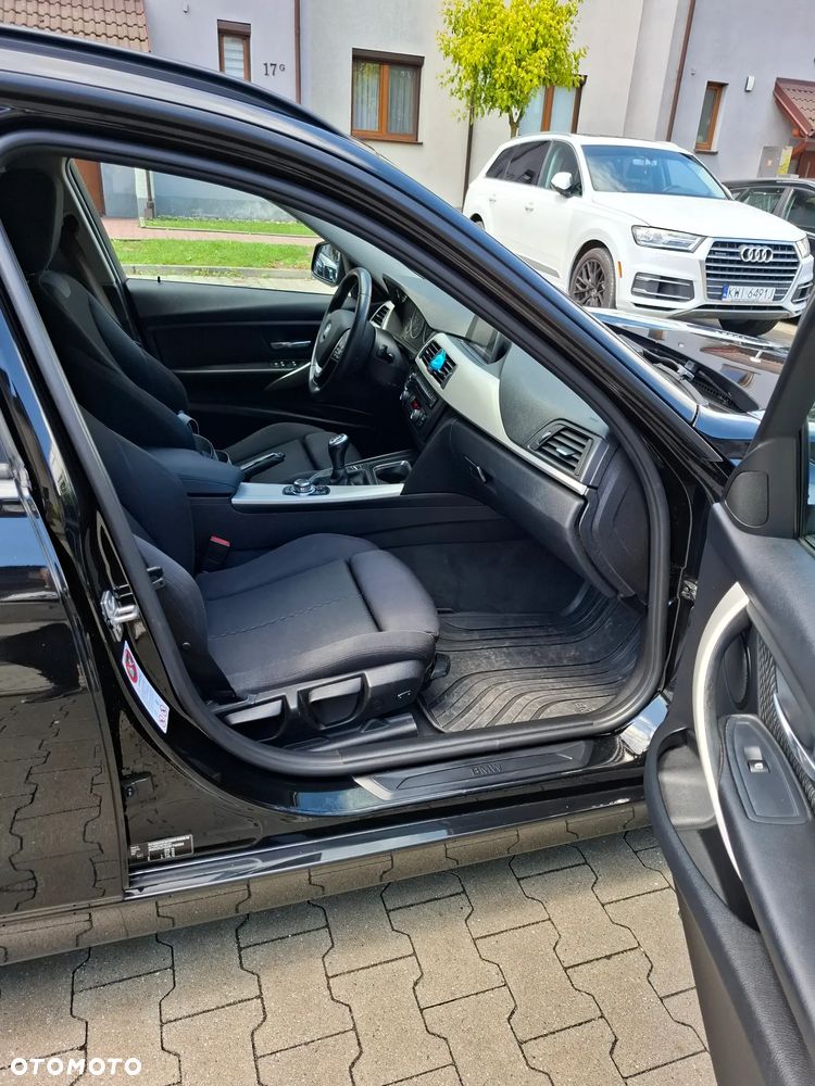 BMW Seria 3 320d - 17