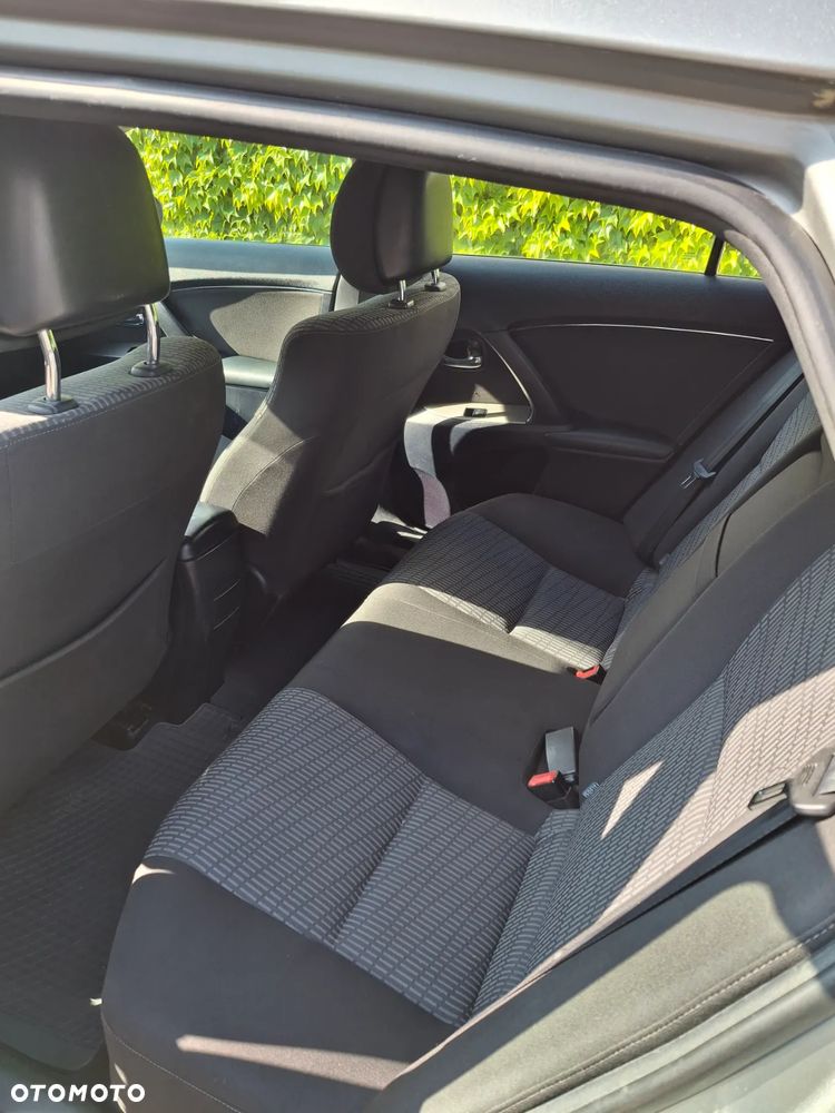 Toyota Avensis 1.8 Sol - 6